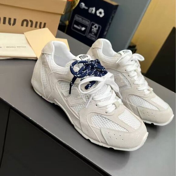 Miu Miu Cream Sneakers with Dual Laces - Picture 3 of 7